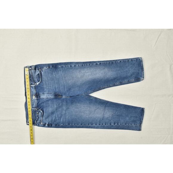 Express Mom Jeans Women's Plus Size 18R Super High Rise Medium Wash Denim - Picture 2 of 8